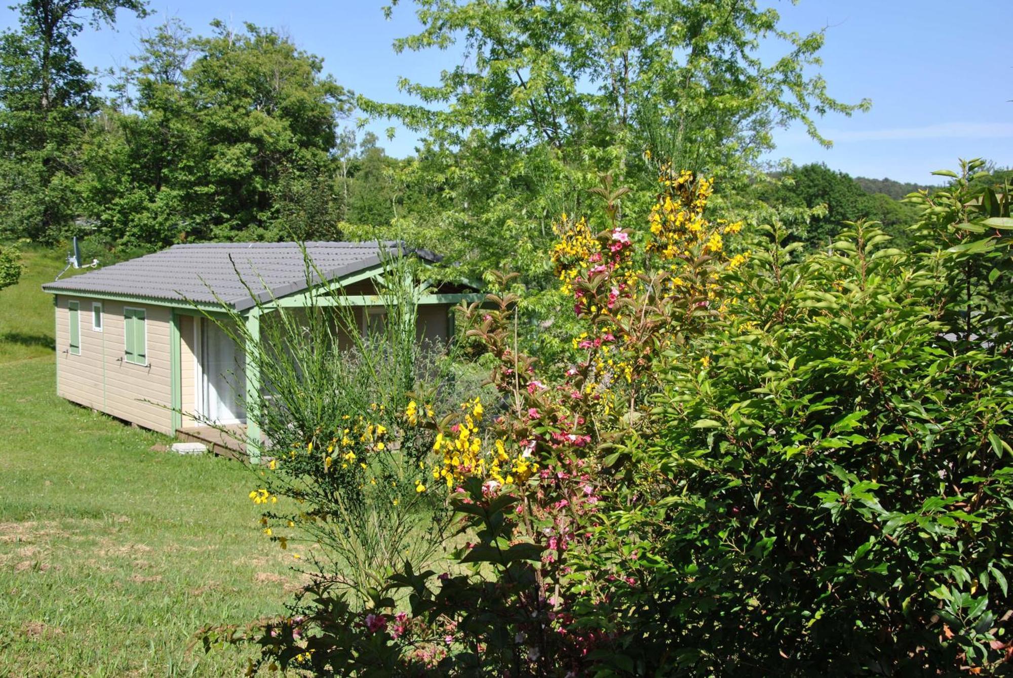 Cottages Du Lac De Miel Beynat Rom bilde